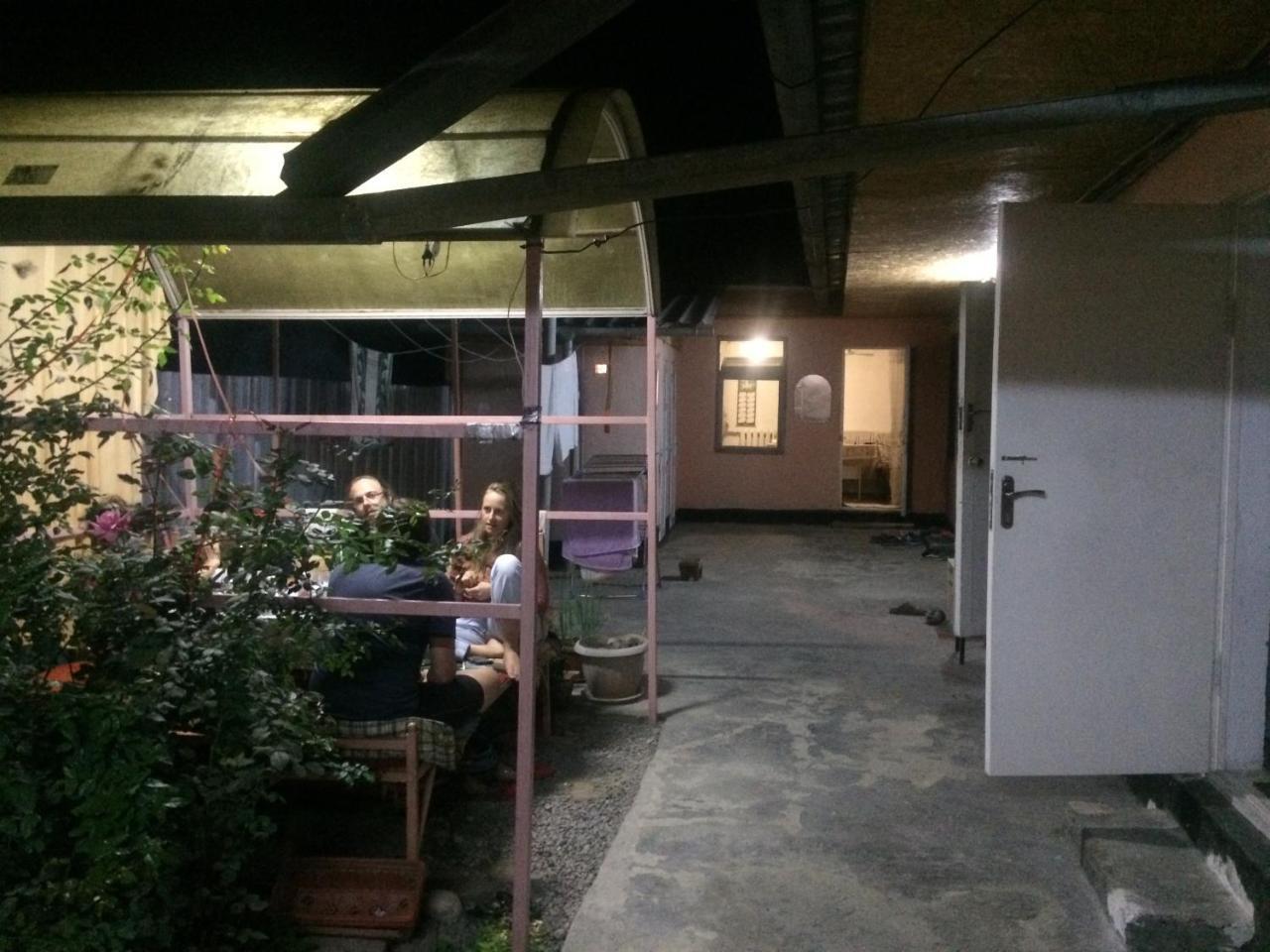 Dos Guesthouse Bișkek Exterior foto